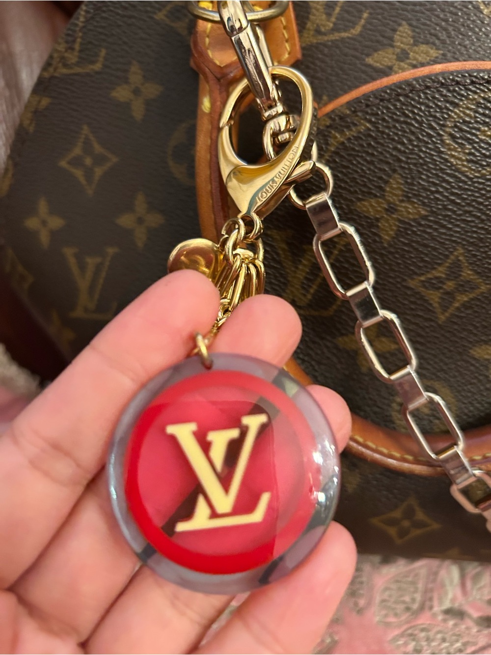 🥰Louis Vuitton Bjou Sac Candy Bag Charm & Gold Monogram Flower Key Holder - Picture 5 of 7